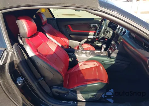 2021 Ford Mustang Ecoboost Premium z USA, uszkodzony, nr VIN 1FATP8UH4M5153146